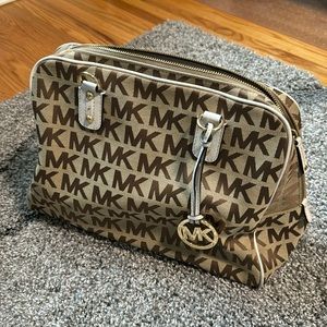 Michael Kors Tan/Cream Purse Like New